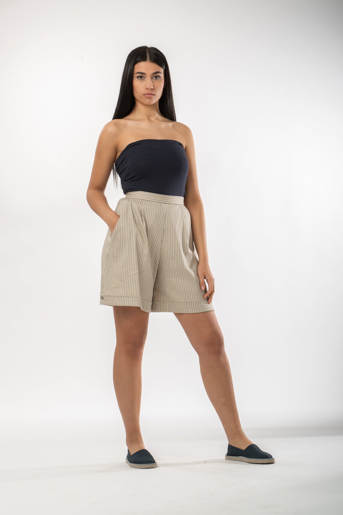 Shorts in linen and viscose